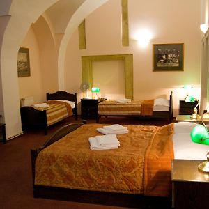 Familien-Zimmer mit Kingsize-Bett